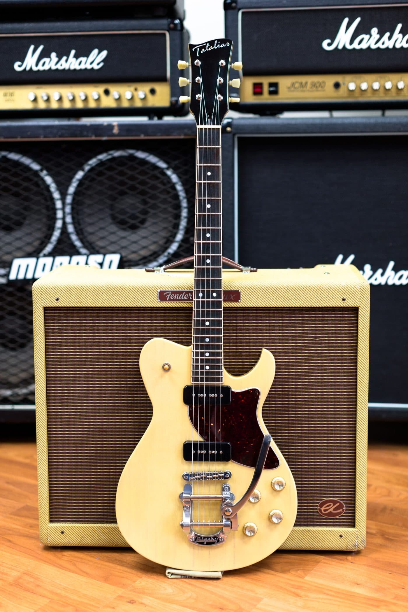 Tatalias Carved Top, TV yellow · Bigsby